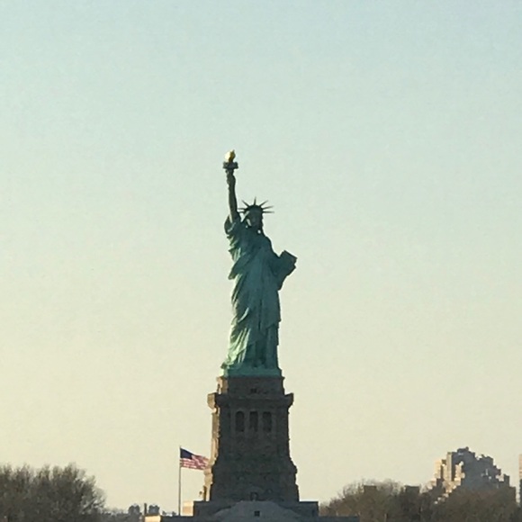 Meet your Posher, Delona - Picture 1 of 1